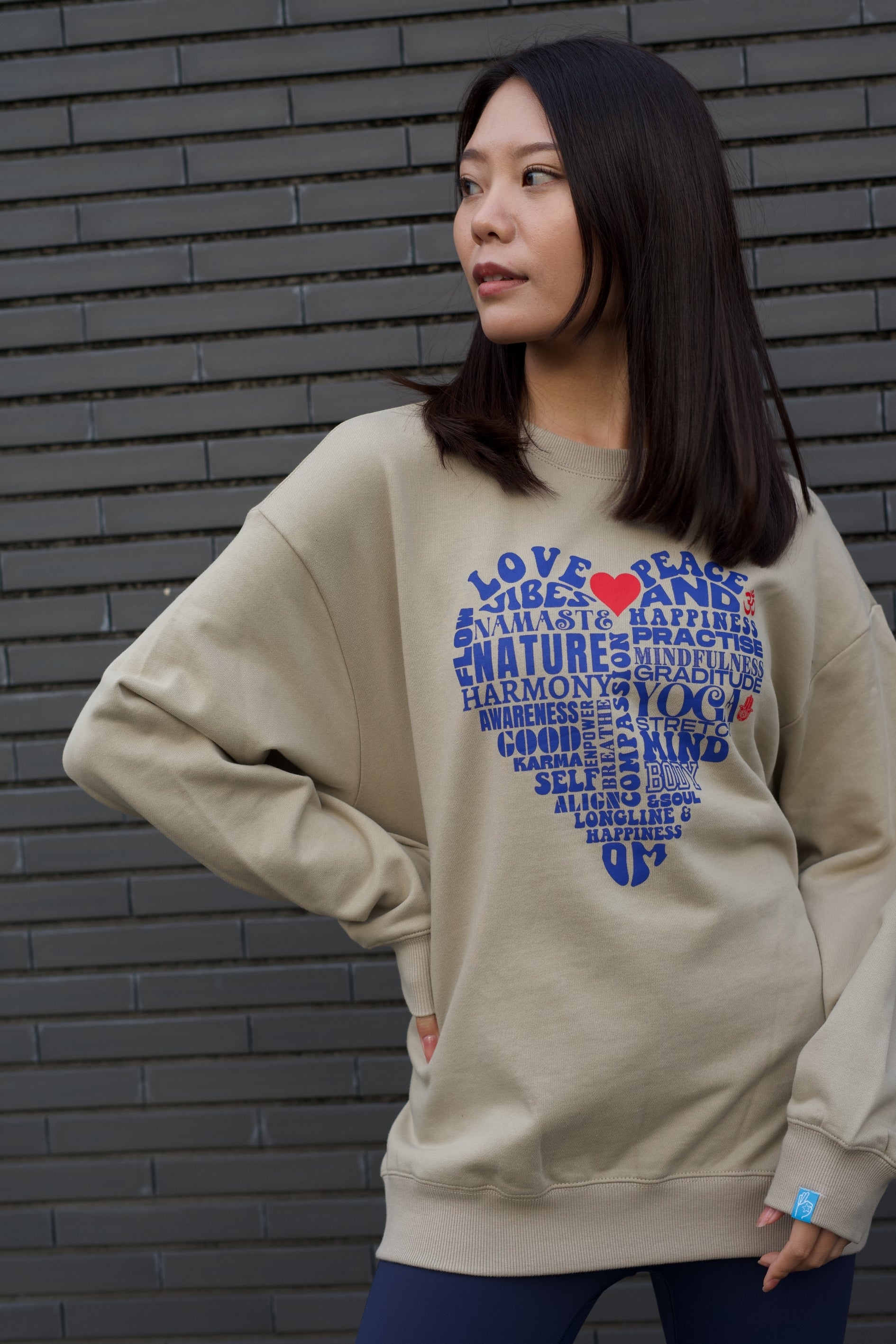 カレッジ ロゴ スウェットシャツ レディース Love & peace crew sweat