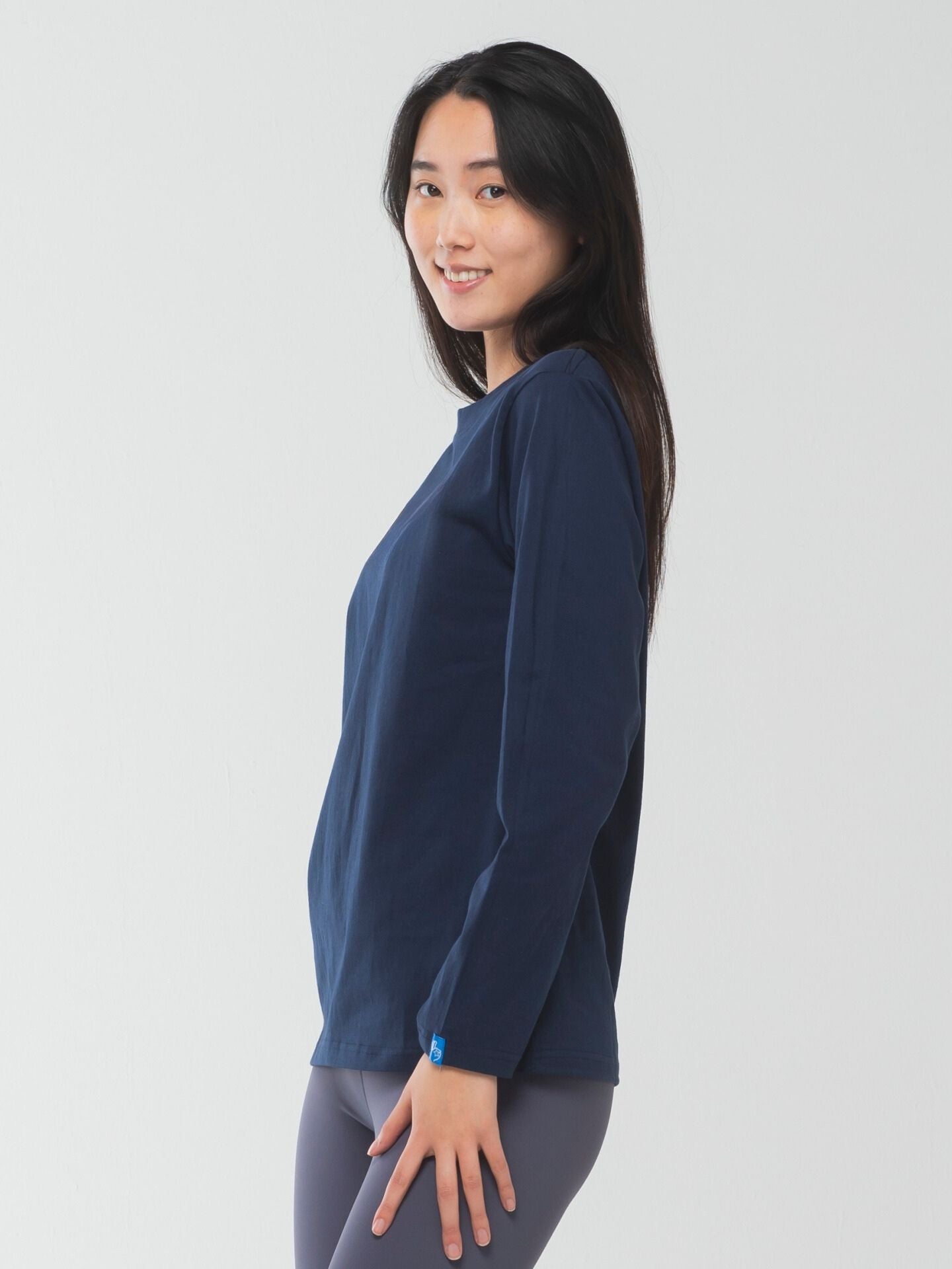 C'est Bon le Yoga Long-Sleeve Tee Navy