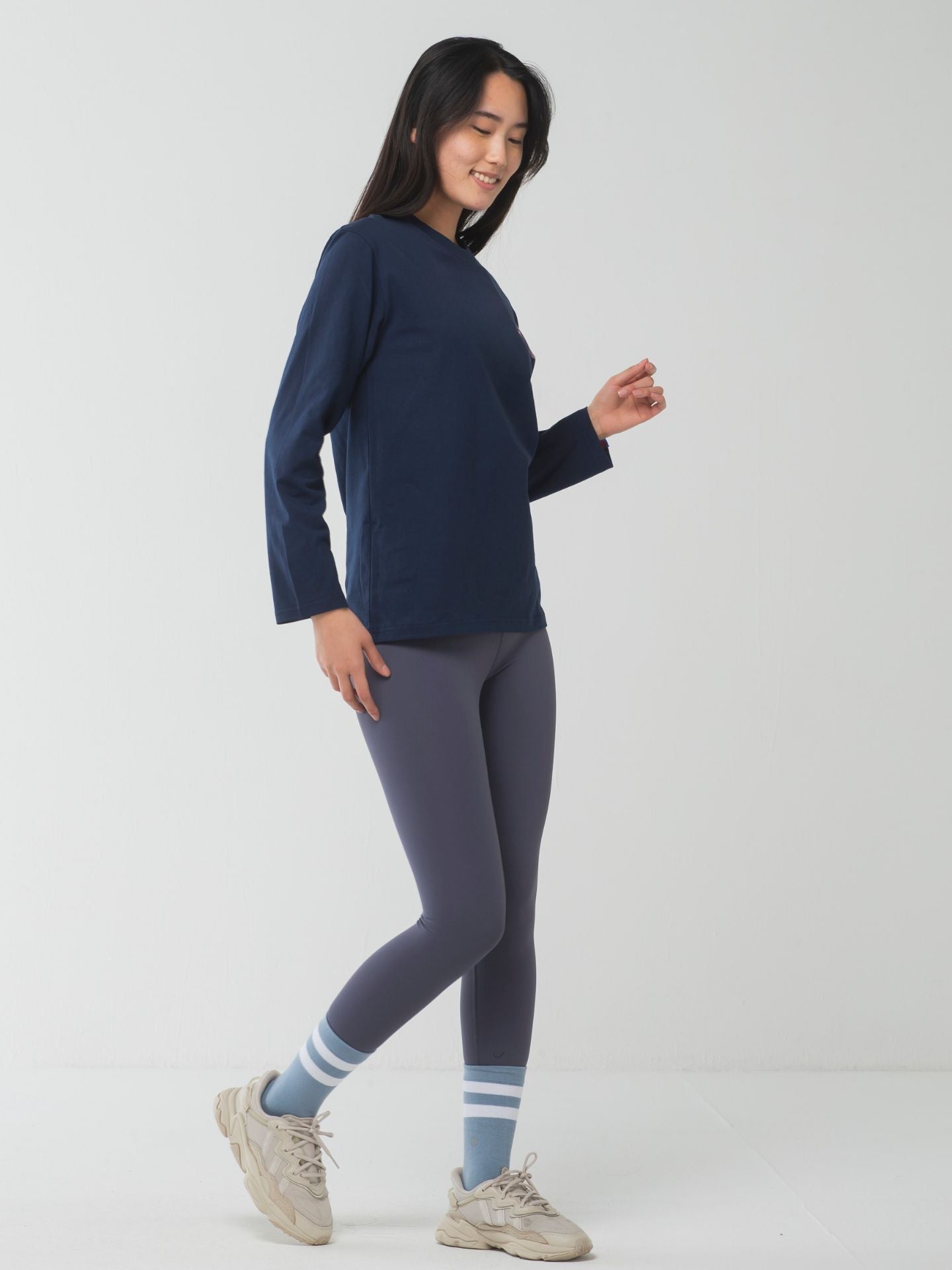 C'est Bon le Yoga Long-Sleeve Tee Navy